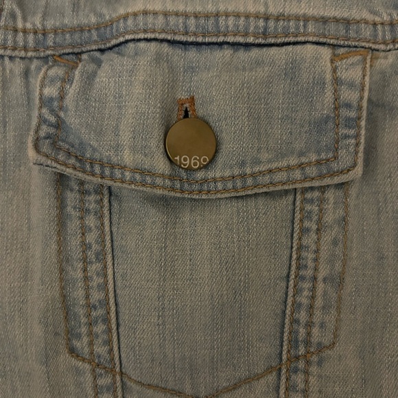 GAP Medium Light Wash Trucker Denim Jacket 100% Cotton 90s Minimalist - Picture 10 of 11